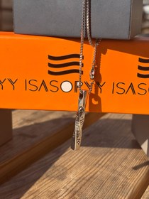 تصویر گردنبند پیچ با حکاکی میخی 