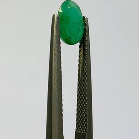 تصویر نگین زمرد زامبیا سایز 8*6 میلی‌متر 