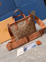 تصویر کیف دوشی زنانه کوچ با بند قابل تنظیم Coach Signature Canvas Crossbody Bag