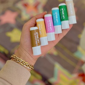 تصویر بالم لب بدون رنگ - بیسکویت Colorless lip balm