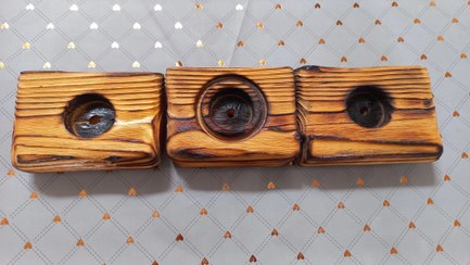 تصویر جا شمعی چوبی سه قلو طرح سوخته کد ۲۱۰۱ 