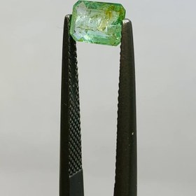 تصویر نگین زمرد كلمبيا سایز 8*5 میلی‌متر 