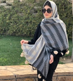 تصویر شال موهر وارداتی موهر پم پم دار مخصوص پاییز وزمستان 