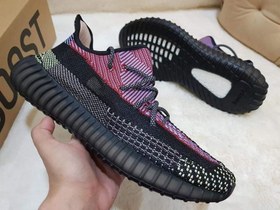 تصویر آدیداس یزی بوست ۳۵۰ تمام شب نما مشکی زرشکی Adidas yeezy boost 350 black black light 