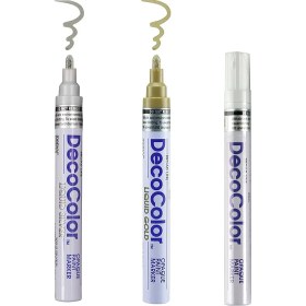 تصویر ماژیک اپک یوشیدا سرگرد ۵ میل ماژیک اپک یوشیدا سرگرد 5 میل سه رنگ پرکاربرد و خاص: نقره‌ای (Silver)، طلایی (Gold) و سفید (White). جوهر مات و پوشاننده (Opaque) با قابلیت استفاده روی سطوح روشن و تیره. نوک Broad Line (ضخیم) برای نوشتار و طراحی‌های یکدست، روان و پرقدرت.