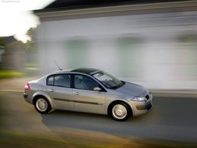 تصویر شیشه جلو رنو مگان 