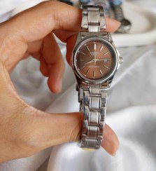 تصویر ساعت کاسیو رنگی زنانه - قهوه ای 