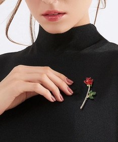 تصویر گل سینه گل رز تمام نگین 