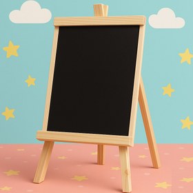تصویر تخته سیاه به‌همراه سه‌پایه چوبی سایز ۴۰×۳۰ برند ارژن برای ایده‌پردازی، آموزش یا دکور؛ تخته سیاه کلاسیک که همه‌جا به کار میاد!