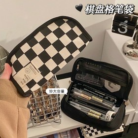 تصویر جامدادی شطرنجی ۲ 