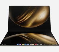 تصویر لپ‌تاپ هوآوی میت‌بوک فولد آلتیمیت با ۳۲ گیگابایت رم و ۱ ترابایت SSD 