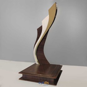 تصویر تندیس چوبی با پایه جام 