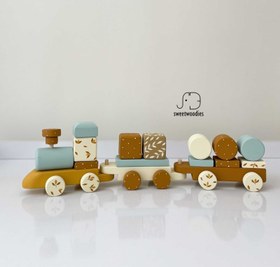 تصویر قطار چوبی 