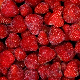 تصویر توت فرنگی فله منجمد 