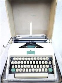 تصویر ماشین تایپ المپیا فارسی نویس آلمانی فلزی 