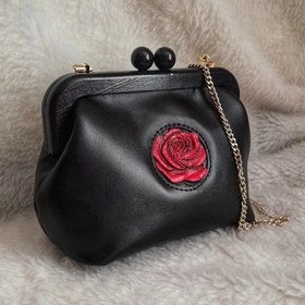 تصویر کیف چرم طبیعی گاوی دهانه چوبی 