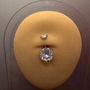 تصویر پرسینگ ناف تک نگین 