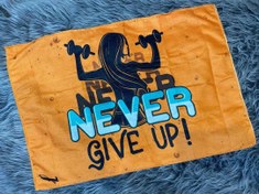 تصویر حوله استخری نانو با تضمین کیفیت 