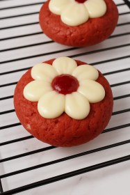 تصویر کوکی ردولوت و کرم پنیری 