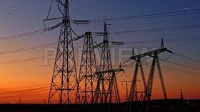 تصویر دانلود فوتیج دکل‌های فشار قوی در غروب آفتاب High-Voltage Poles At Sunset 