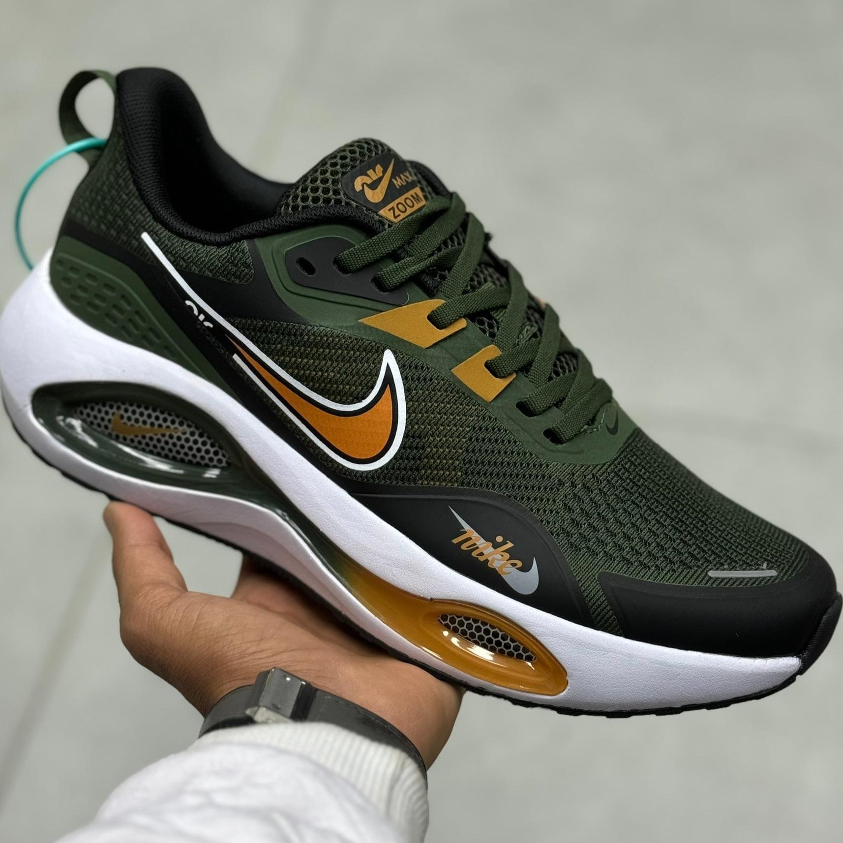 2 NIKE AIR ZOOM