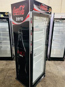 تصویر یخچال ویترینی ایستاده عرض 70 سانت تک درب طرح نوشابه کوکاکولا زیرو COCA ZERO 