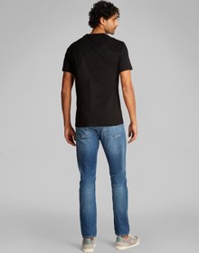 تصویر تی‌شرت گردن‌گرد ضروری برند calvin klein jeans Essential Crew Neck T-Shirt