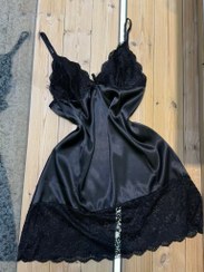 تصویر لباس خواب ساتن و تور وارداتی برند لورنزا Elegant Satin Nightdress with Lace Details