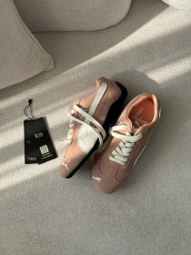 تصویر کتانی پوما صورتی 