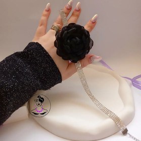 تصویر گردنبند چوکر گل‌دار نگینی 