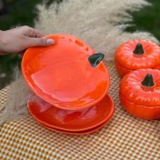 تصویر شکلات خوری و بشقاب طرح کدو 