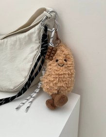 تصویر بگ چارم بادام زمینی 