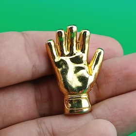 تصویر مجسمه فلزی دستکش طلایی فوتبال 4 سانتی 