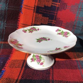 تصویر کیک خوری گلسرخی 