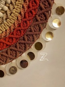 تصویر آویز مکرومه با صدف 