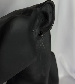 تصویر پیرسینگ ونکلیف مشکی ساده و شیک 