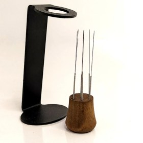 تصویر نیدل استند دار چوبی 