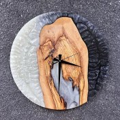 تصویر ساعت روستیک رزینی سفید مشکی 