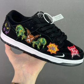 تصویر نایک اس بی دانک لو نکفیس NIKE SB DUNK LOW NECKFACE