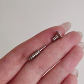 تصویر پیرسینگ گوش پیچ 