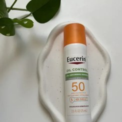 تصویر لوسیون ضد آفتاب مدل OIL CONTROL اوسرین EUCERIN OIL CONTROL SUN PROTECTION SPF50 75ml