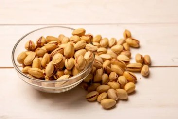 تصویر پسته اکبری زعفرانی 