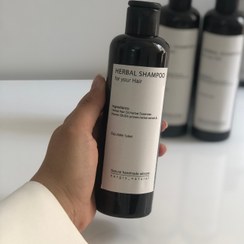 تصویر شامپو گیاهی herbal shampoo