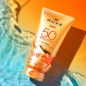 تصویر ضد آفتاب بی رنگ نوکس SPF50 حجم 50 میلی لیتری 