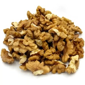 تصویر مغز گردو شکسته 