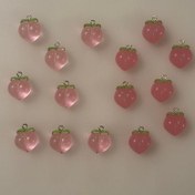 تصویر آویز هلو پینترستی 