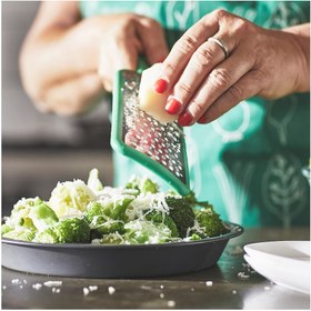 تصویر رنده دسته دار سبز روشن 30 سانتی متری ایکیا مدل IKEA UPPFYLLD IKEA UPPFYLLD grater with handle bright green 30 cm