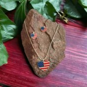 تصویر نیم ست زنانه طرح قلب برند I am از استیل 