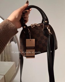 تصویر کیف هلالی 