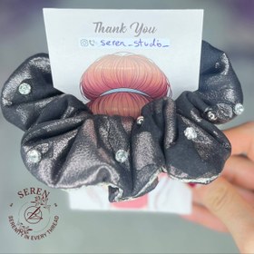 تصویر اسکرانچی چرم نگین دار 